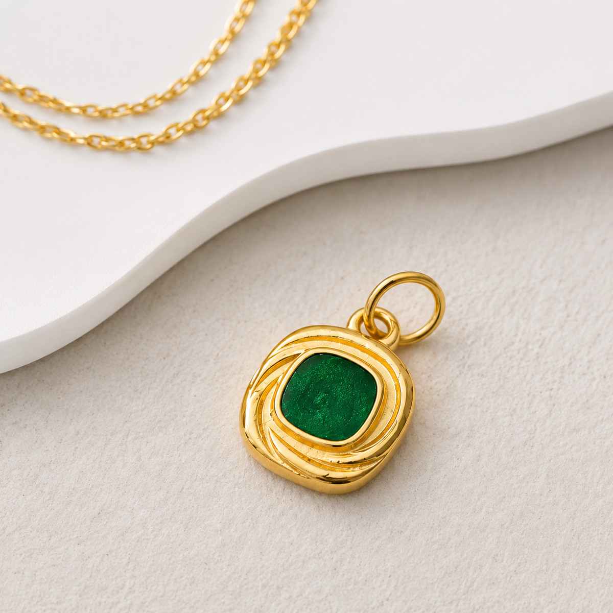 Emerald Aura Charm
