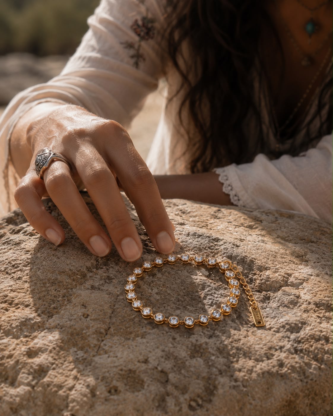 Dove Round Bracelet